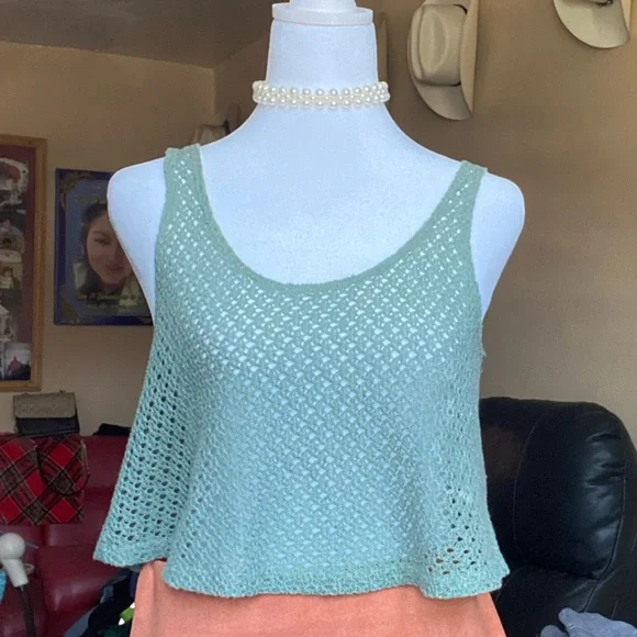 Forever 21 crochet green top - Picture 1 of 3